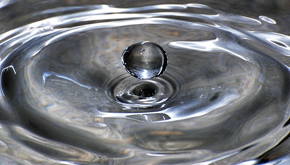 Liquid metal or water?