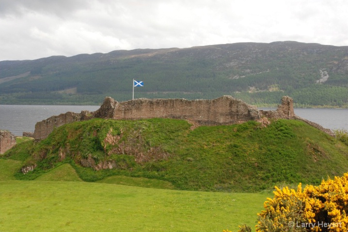 Scotland- Urquhart Castle on Loch Lamond - ID: 6372120 © Larry Heyert