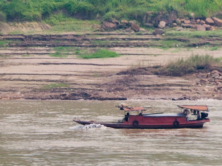 YANGTZE 3 - ID: 6393600 © James E. Nelson