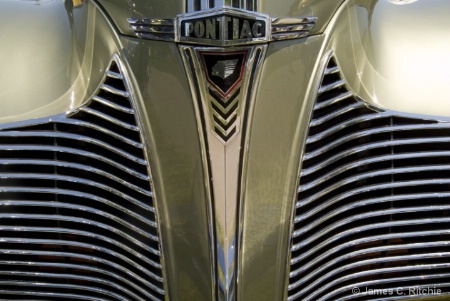 <B>1940 Pontiac</B><BR>