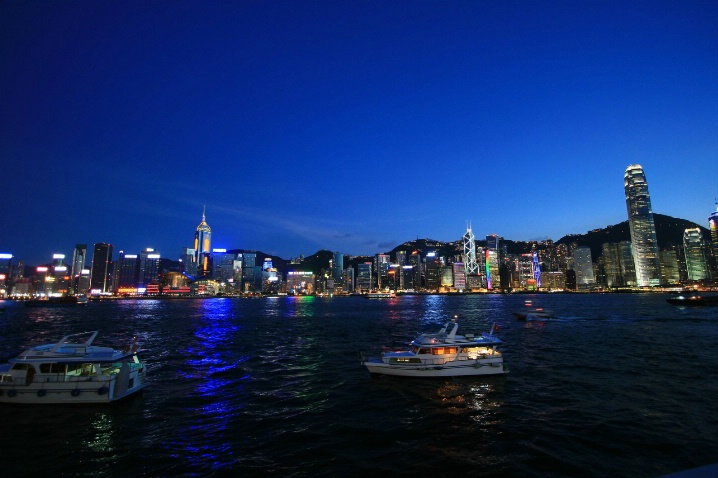Hong Kong in blue01