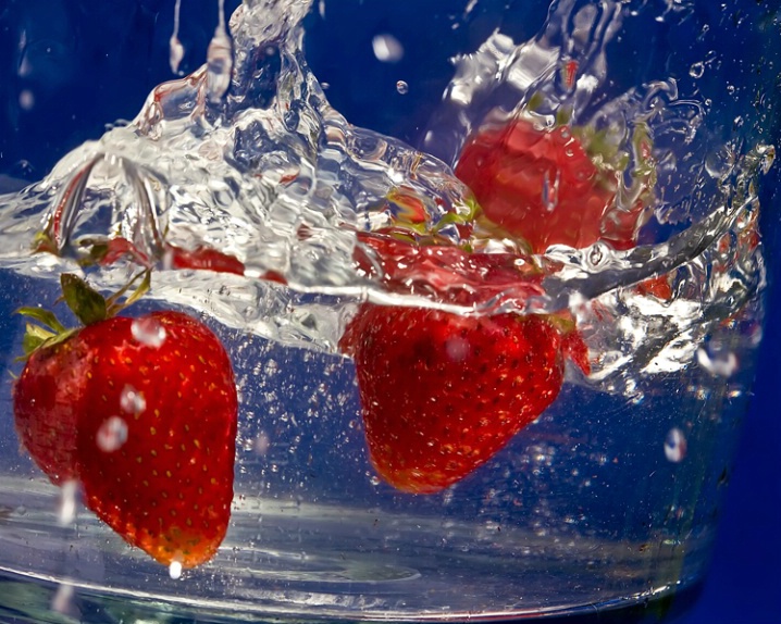 Strawberry Dive