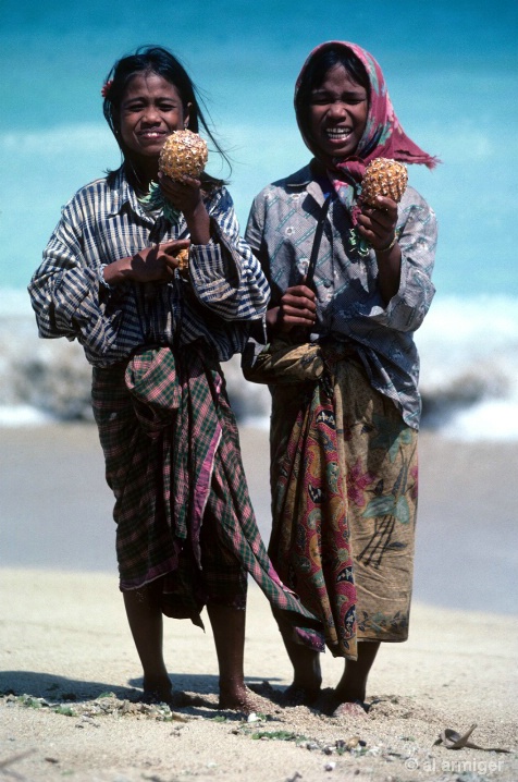 Two young girls of  Lombok-2000-10-BPCE - ID: 6596795 © al armiger