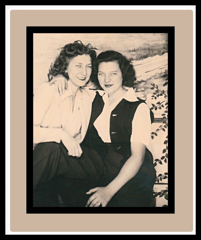 Best Friends born in 1925 - ID: 6703607 © Karen Anderson