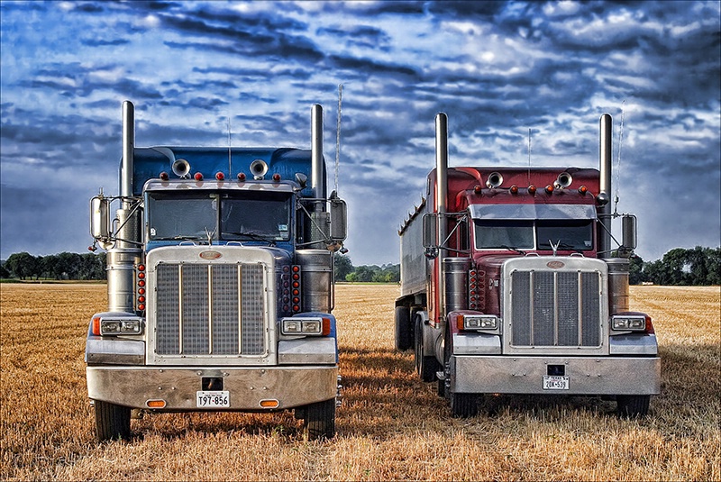 Big Rigs - ID: 6740149 © Jeff Robinson