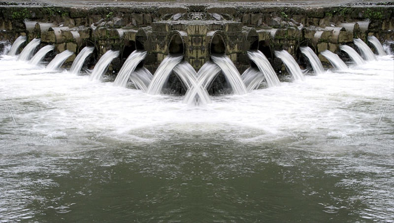 The Waterflow Symmetry