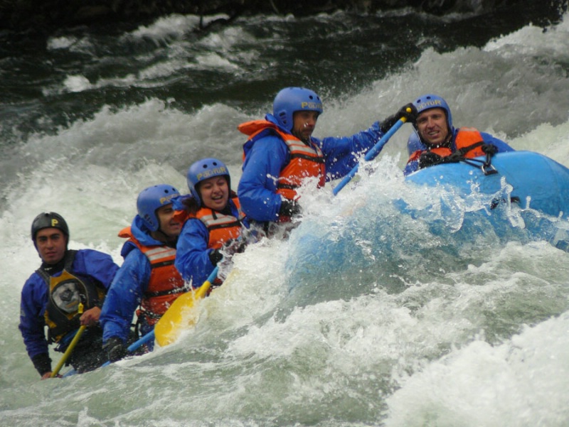 Rafting in trancura river