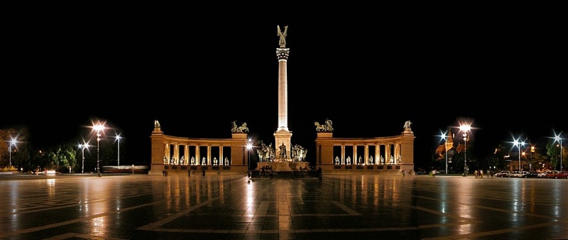 Heroes Square 