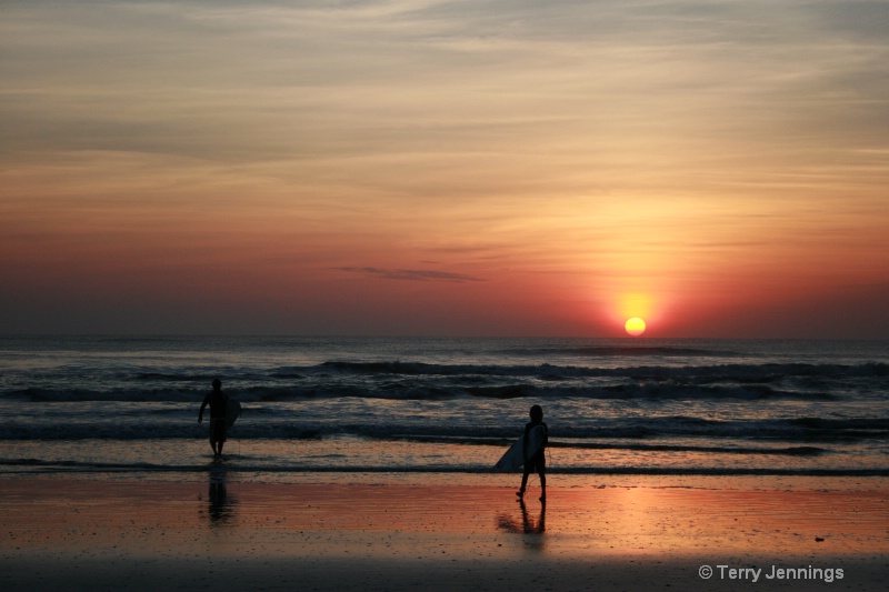 Sunrise Surfers - ID: 6912707 © Terry Jennings