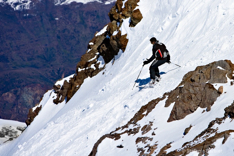 skiing down - ID: 6945876 © Stefania Barbier