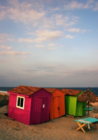 Three little shacks-contrast color