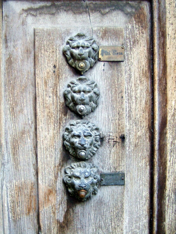 Doorbells of old