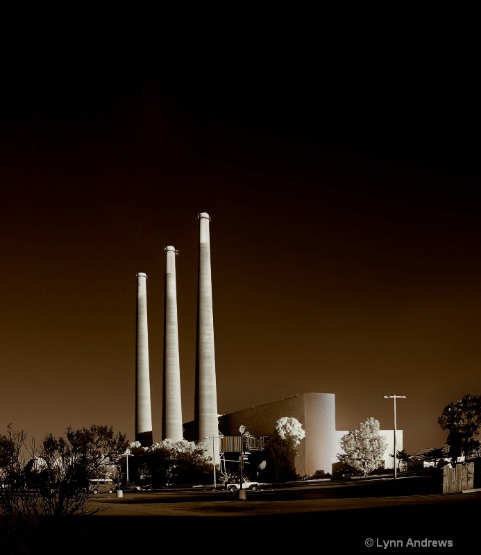 Power in Infrared - ID: 7495441 © Lynn Andrews