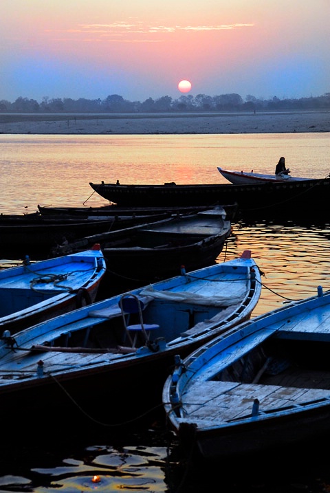 Sunrise in Ganges River - ID: 7580954 © Viveca Venegas