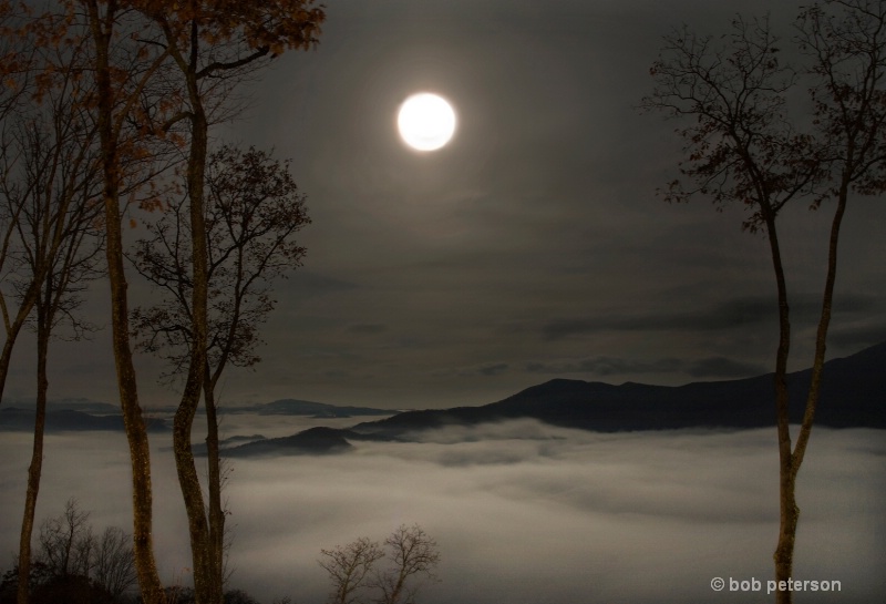 Harvest Moon over the Blue ridge - ID: 7663729 © Bob Peterson