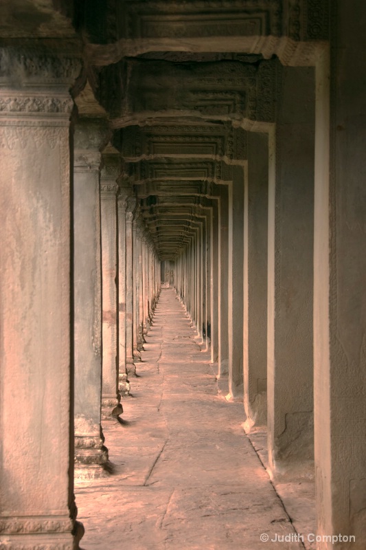 Angkor Wat corridor