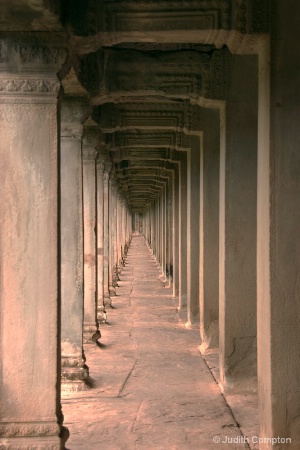 Angkor Wat corridor