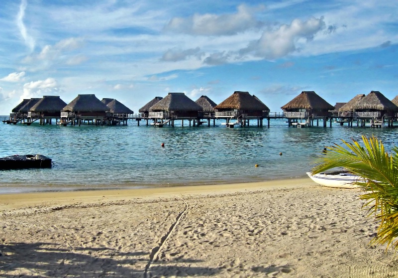 Tahitian Bungalows  - ID: 7757346 © Clyde Smith