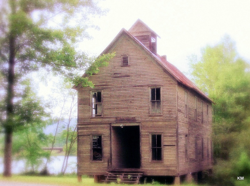 Old school house - ID: 7773769 © Kay McDaniel