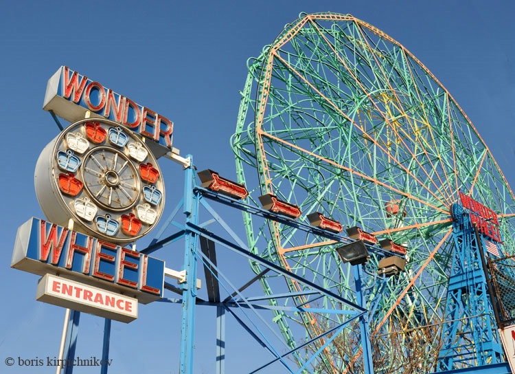 Wonder Wheel Entrence