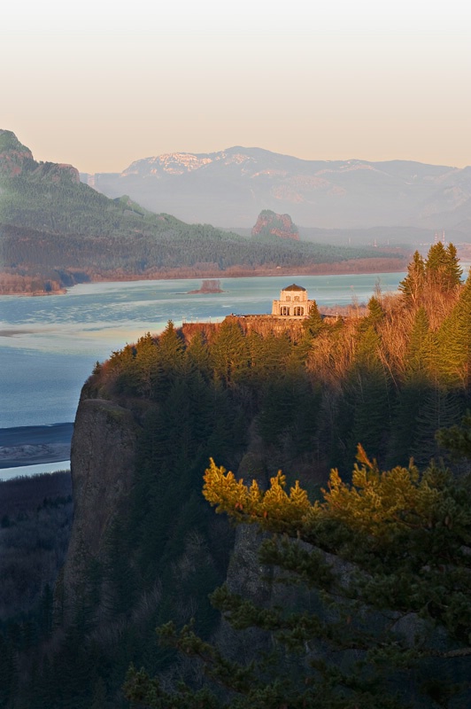 vista house at sunset