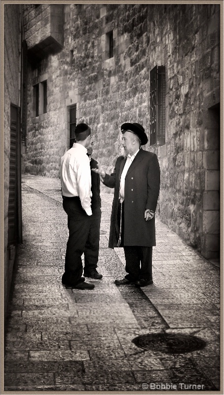 Discussion in the old city - ID: 7996329 © BARBARA TURNER