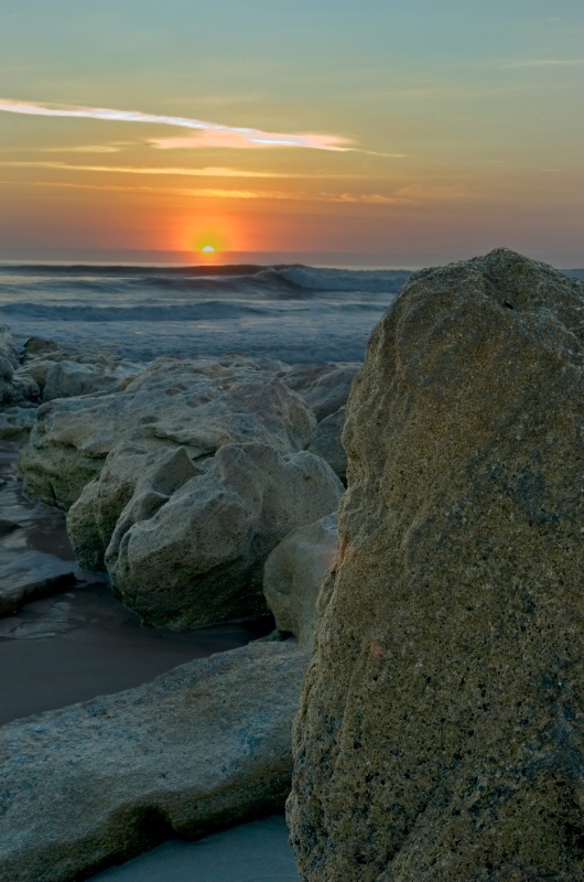 Boulder beach sunrise - ID: 8008428 © Michael Cenci