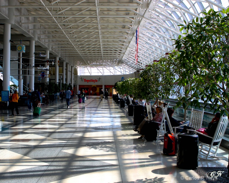 Charlotte Airport - ID: 8010248 © Carlos R. Naya