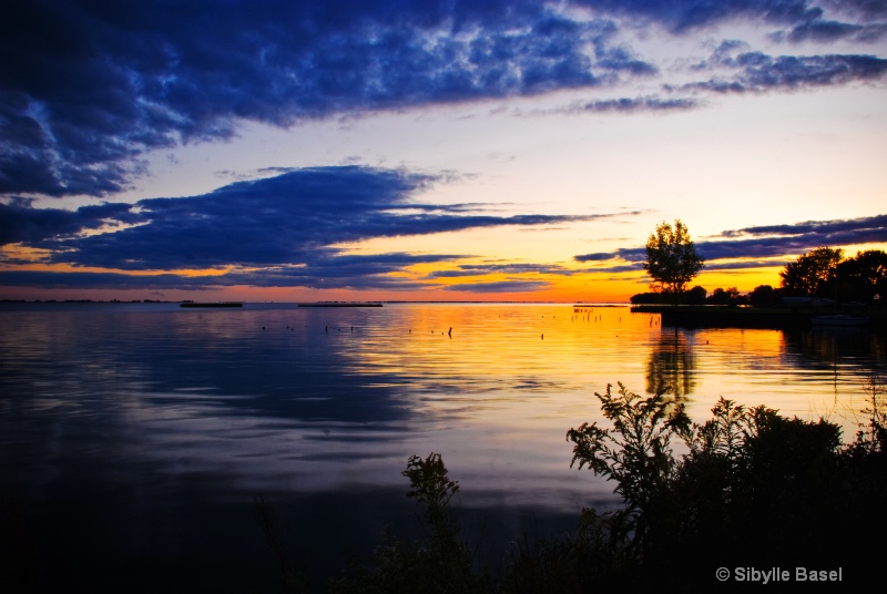 Sunset at Lake St. Clair - ID: 8037237 © Sibylle Basel