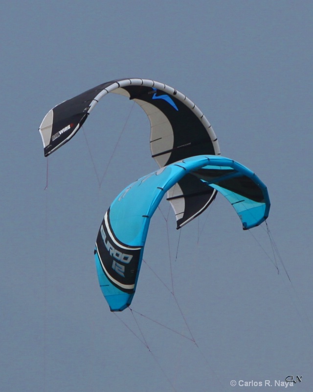 Kite Surfing - ID: 8156780 © Carlos R. Naya