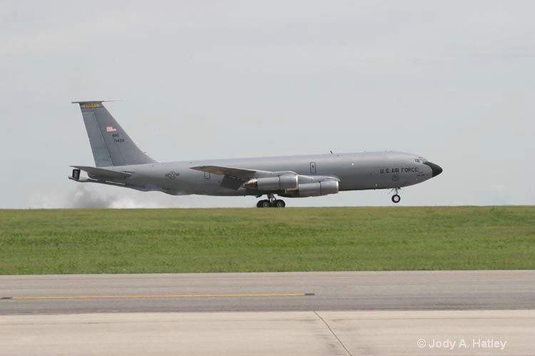 touch down of 1429 fini flt - ID: 8312704 © Jody A. Hatley