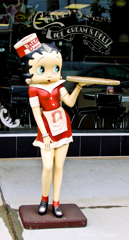 Betty Boop "Serves it Up"