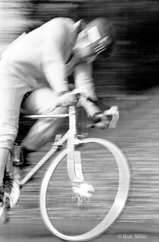 The Bicyclist - ID: 8432210 © Bob Miller