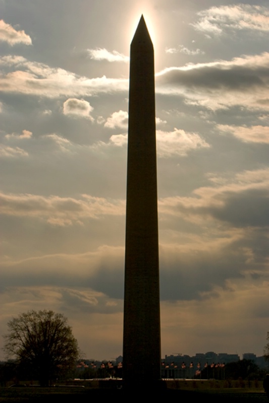 Silhouette of Washington Monument - ID: 8468942 © John Singleton