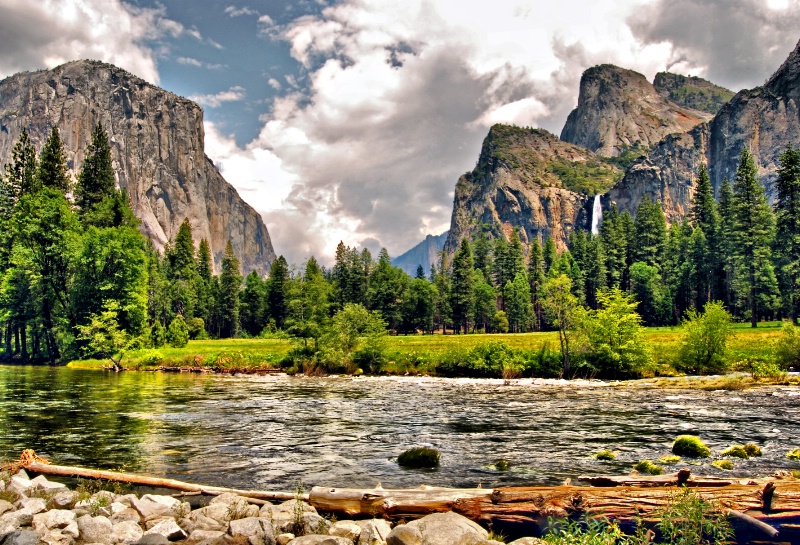 Yosemite Valley - ID: 8483518 © Clyde Smith