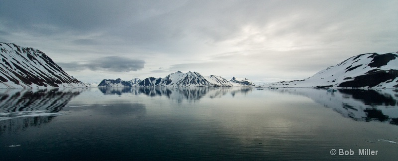 Arctic Morning- Svalbard, Norway - ID: 8483610 © Bob Miller