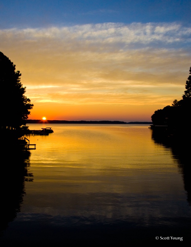 Sunrise; Lake Gaston, NC - ID: 8529960 © Richard S. Young