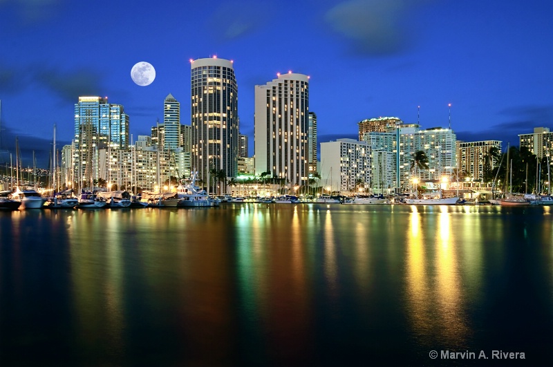 Waikiki Moonrise