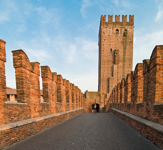 Leading lines (Castle Downtown Verona, Italy)