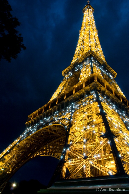 Eiffel impending storm - ID: 8733000 © Ann E. Swinford