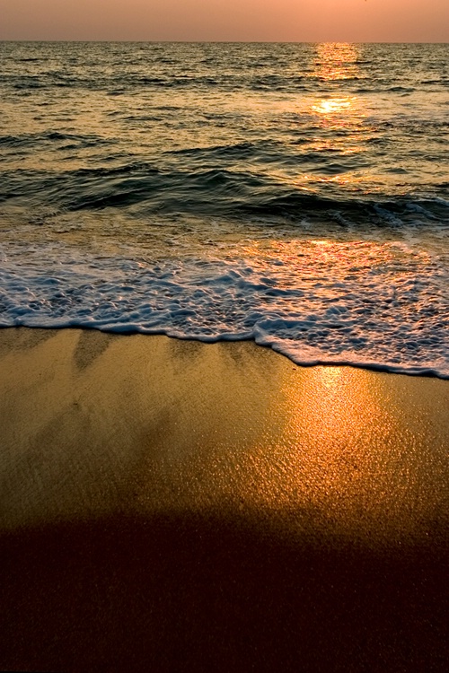 Sunrise on the Beach 4 - ID: 8757789 © James E. Nelson