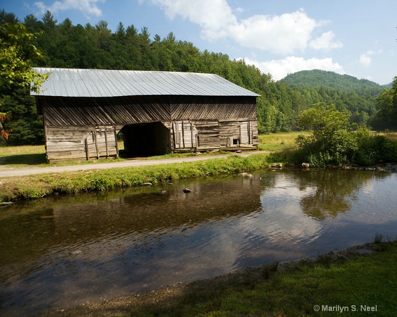 Cataloochee Barn - ID: 8766862 © Marilyn S. Neel