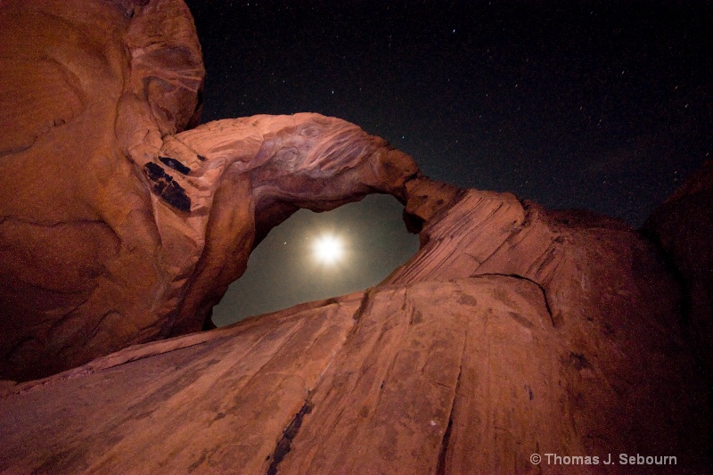valley of fire arch and moon 3