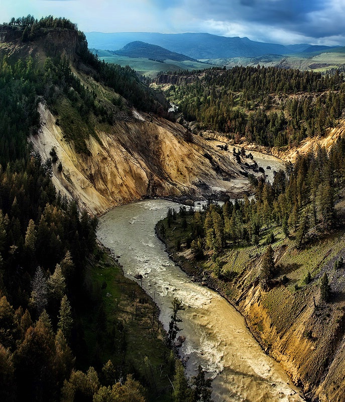 Flow of the Yellowstone River