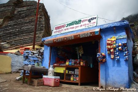 Last tea shop of India!! Mana 
