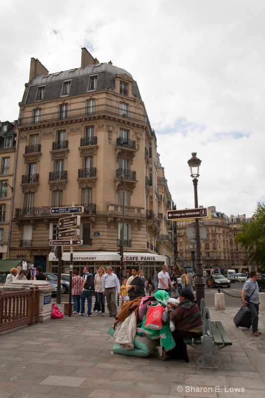 Street life, Paris - ID: 9029117 © Sharon E. Lowe