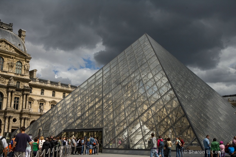 The Pyramid, Le Louvre, Paris - ID: 9033083 © Sharon E. Lowe