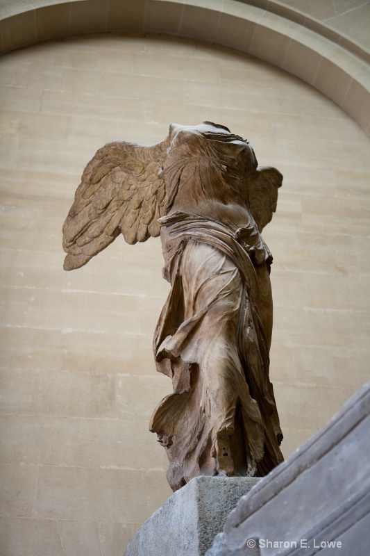 Winged Victory of Samothrace, Le Louvre, Paris - ID: 9033098 © Sharon E. Lowe