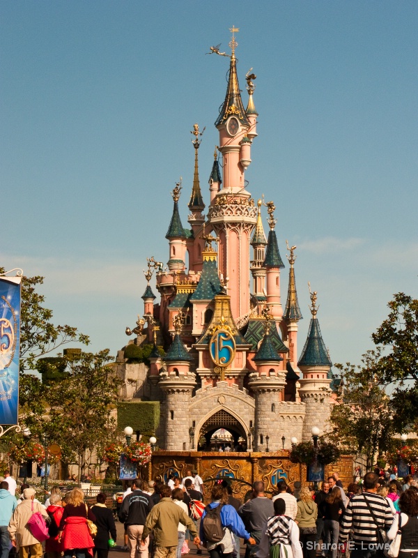 Castle, Disneyland Paris - ID: 9043478 © Sharon E. Lowe