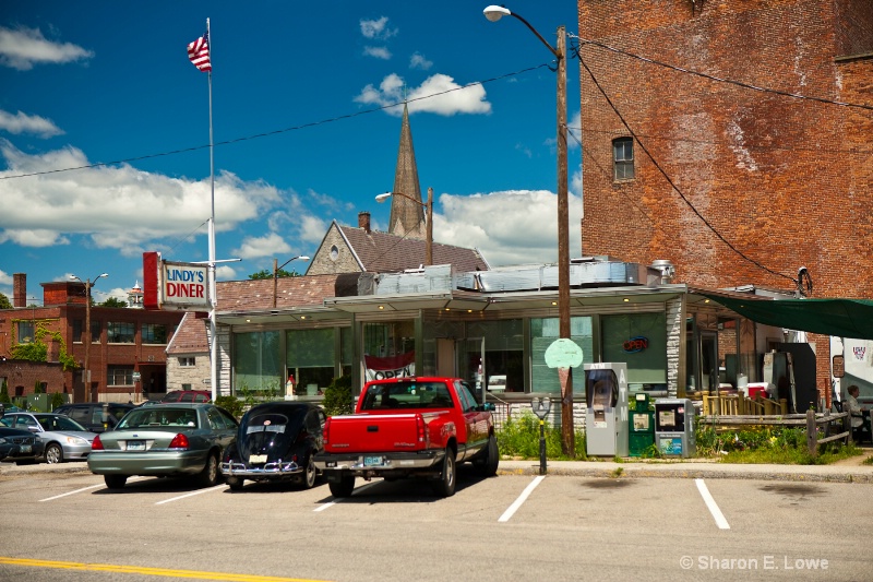 Lindy's Diner, Keene, NH - ID: 9045627 © Sharon E. Lowe